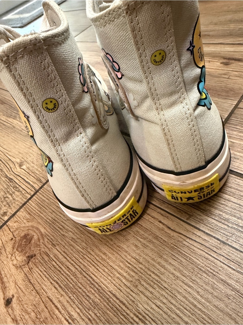 Converse Lift Platform Smiles Floral High Tops Women’s 6.5 🌼 - Picture 3 of 12